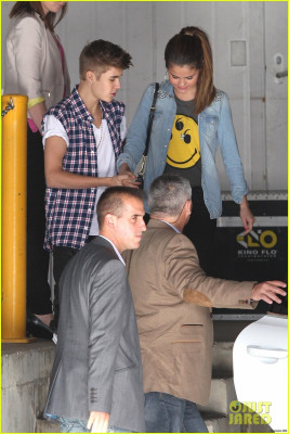 19.07 | Justin Bieber deixando seu hotel na Nova Zelândia