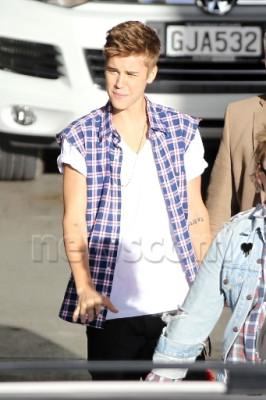 19.07 | Justin Bieber deixando seu hotel na Nova Zelândia