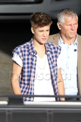 19.07 | Justin Bieber deixando seu hotel na Nova Zelândia