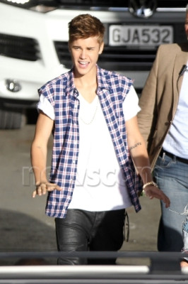 19.07 | Justin Bieber deixando seu hotel na Nova Zelândia