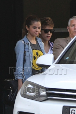 19.07 | Justin Bieber deixando seu hotel na Nova Zelândia