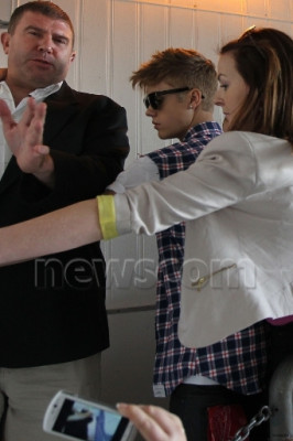 19.07 | Justin Bieber visitando hospital na Nova Zelândia