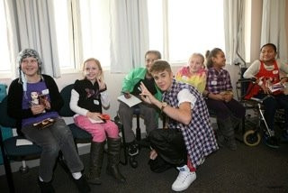 19.07 | Justin Bieber visitando hospital na Nova Zelândia