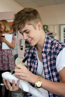19.07 | Justin Bieber visitando hospital na Nova Zelândia