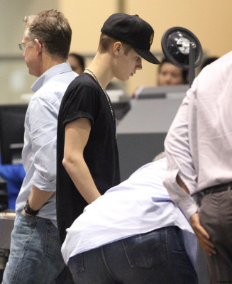 24.07 | Justin Bieber no aeroporto LAX, em Los Angeles