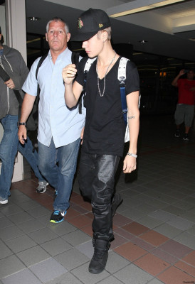 24.07 | Justin Bieber no aeroporto LAX, em Los Angeles
