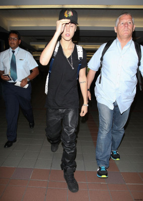 24.07 | Justin Bieber no aeroporto LAX, em Los Angeles