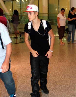 24.07 | Justin Bieber no aeroporto LAX, em Los Angeles