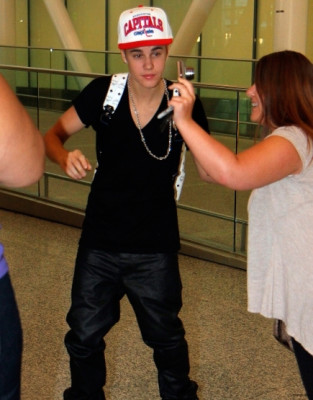 24.07 | Justin Bieber no aeroporto LAX, em Los Angeles