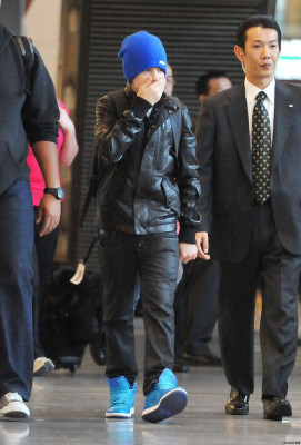 20.04 | Justin Bieber chegando no aeroporto no Japão