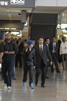 20.04 | Justin Bieber chegando no aeroporto no Japão