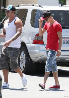 28.07 | Justin Bieber deixando restaurante em Los Angeles