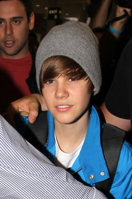 24.04 | Justin Bieber chegando no aeroporto em Sidney