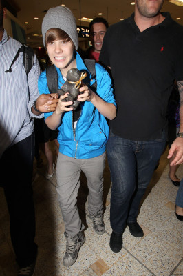 24.04 | Justin Bieber chegando no aeroporto em Sidney