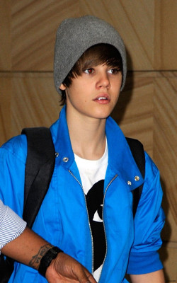 24.04 | Justin Bieber chegando no aeroporto em Sidney