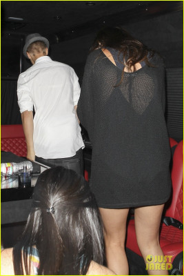08.09 | Justin Bieber e Selena Gomez deixando clube em Los Angeles