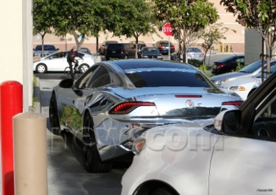 04.06 | Justin Bieber com Selena Gomez no Chick Fil A em Los Angeles