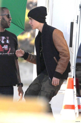 03.12 | Justin Bieber visitando Selena Gomez no set de Spring Breakers