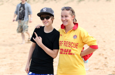 24.04 | Justin Bieber passeando na praia em Sidney