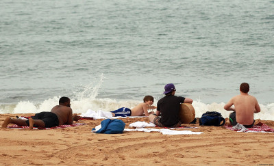 24.04 | Justin Bieber passeando na praia em Sidney