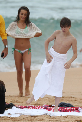 24.04 | Justin Bieber passeando na praia em Sidney