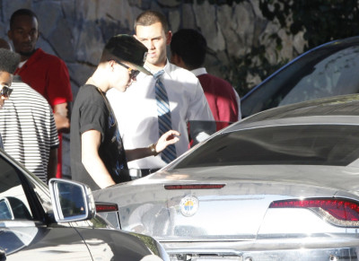 26.08 | Justin Bieber deixando restaurante em Los Angeles