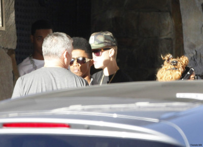26.08 | Justin Bieber deixando restaurante em Los Angeles