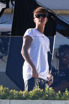 27.08 | Justin Bieber em uma reunião com L.A. Reid
