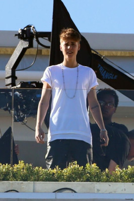 27.08 | Justin Bieber em uma reunião com L.A. Reid