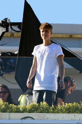 27.08 | Justin Bieber em uma reunião com L.A. Reid