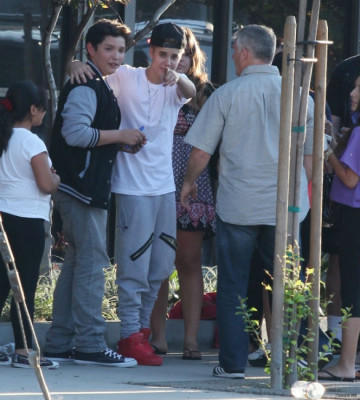 28.08 | Justin Bieber deixando o ensaio para a Believe Tour