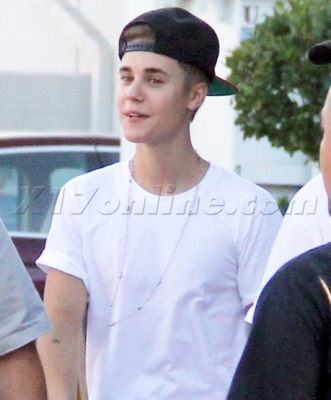 28.08 | Justin Bieber deixando o ensaio para a Believe Tour