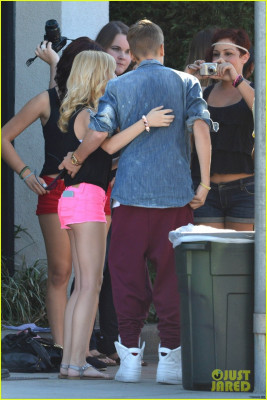 09.01 | Justin Bieber deixando ensaios para a Believe Tour