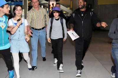 29.04 | Justin Bieber chegando em Paris