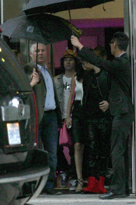 09.09 | Justin Bieber deixando seu hotel em Toronto