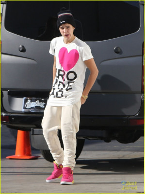 10.04 | Justin Bieber chegando no Sky High Sports