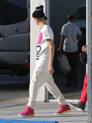 10.04 | Justin Bieber chegando no Sky High Sports