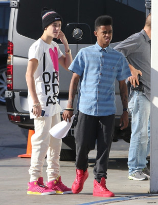 10.04 | Justin Bieber chegando no Sky High Sports