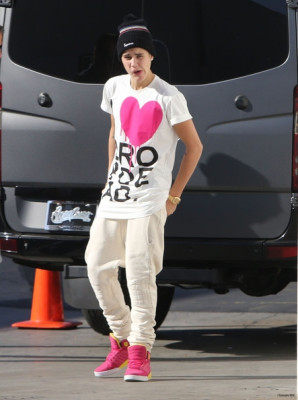 10.04 | Justin Bieber chegando no Sky High Sports
