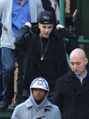 11.06 | Justin Bieber deixando ensaios do Victoria's Secret Fashion Show