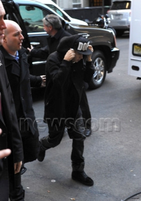 11.06 | Justin Bieber deixando ensaios do Victoria's Secret Fashion Show