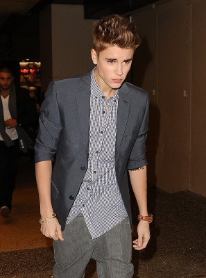 11.08 | Justin Bieber deixando espetáculo em Nova York