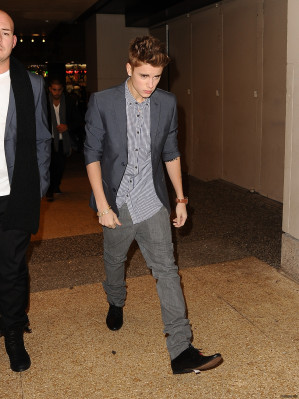 11.08 | Justin Bieber deixando espetáculo em Nova York