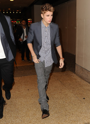 11.08 | Justin Bieber deixando espetáculo em Nova York