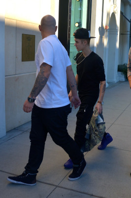 13.11 | Justin Bieber passeando em Los Angeles