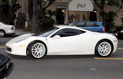 15.11 | Justin Bieber chegando no hotel Four Seasons, em Los Angeles