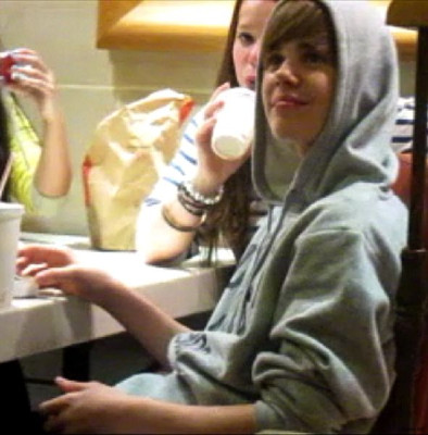 29.04 | Justin Bieber no Mcdonalds