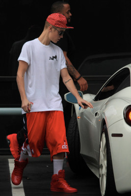 15.11 | Justin Bieber deixando centro médico em LA