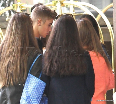 18.11 | Justin Bieber deixando o hotel Four Season