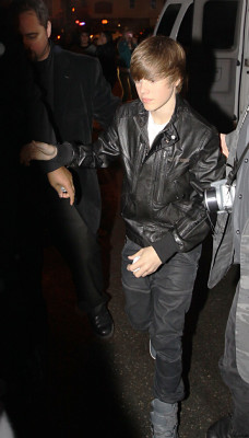17.04 | Justin Bieber deixando o Juno Awards